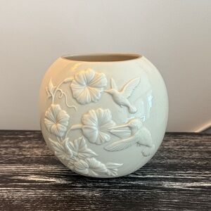 Lenox Four Seasons Vase Collection Series Summer Hummingbirds & Morning Glory